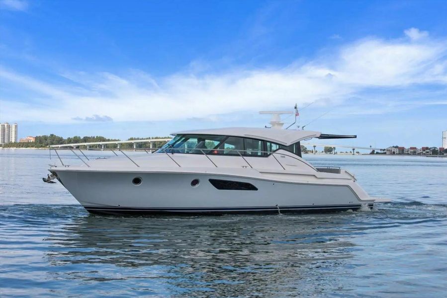 2017 Tiara Yachts C44