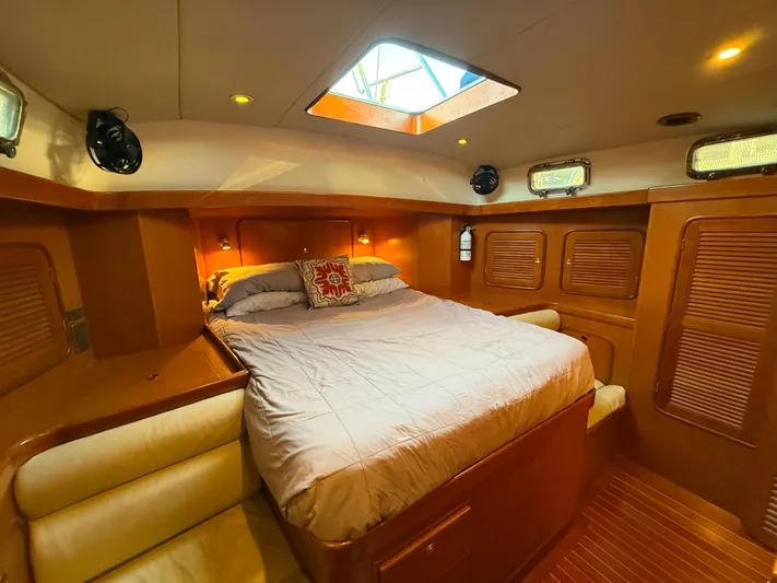 Gadabout Yacht Photos Pics Aft stateroom