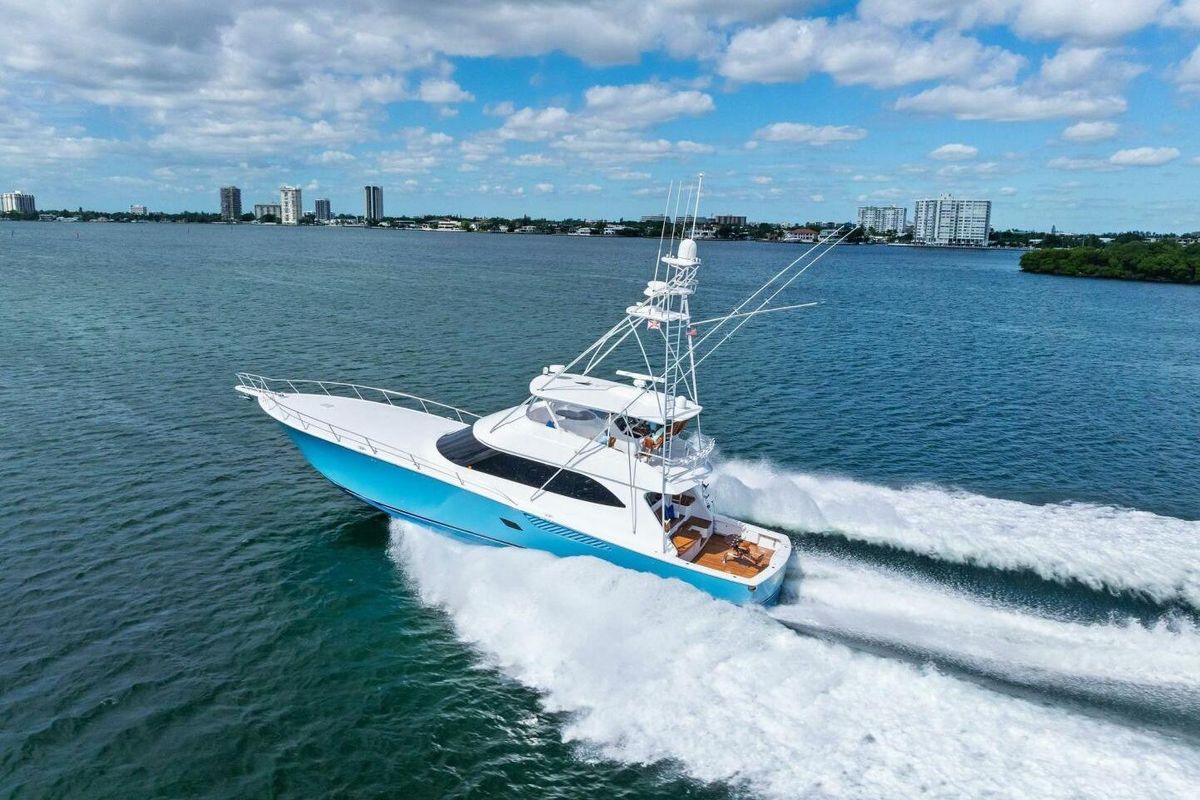 2012 Viking 82
