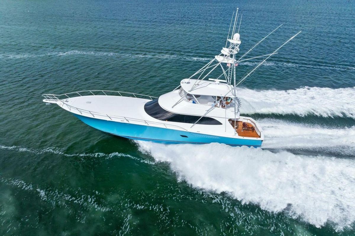 2012 Viking 82