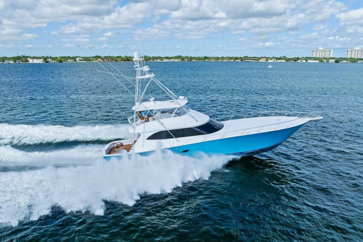 2012 Viking 82