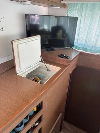 Gone Again Yacht Photos Pics Freezer