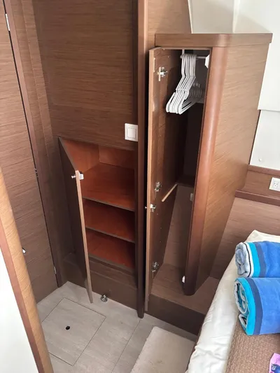 Gone Again Yacht Photos Pics Port side Aft Cabin