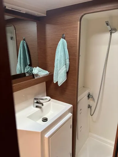 Gone Again Yacht Photos Pics Port side Aft Cabin Shower