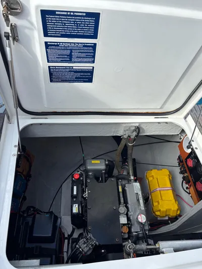 Gone Again Yacht Photos Pics Strbd engine