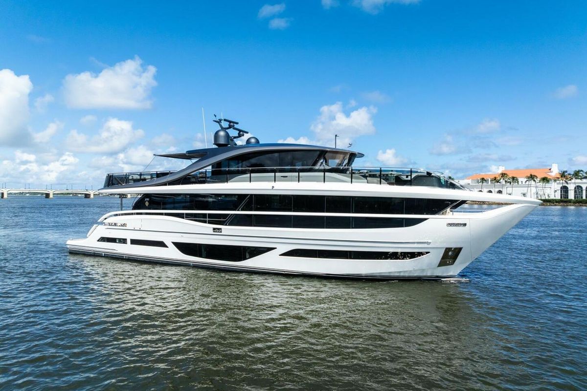 2023 Princess 95 
