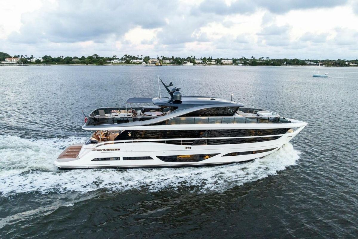 2023 Princess 95 