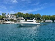 2011 Riviera 5000 Sport Yacht