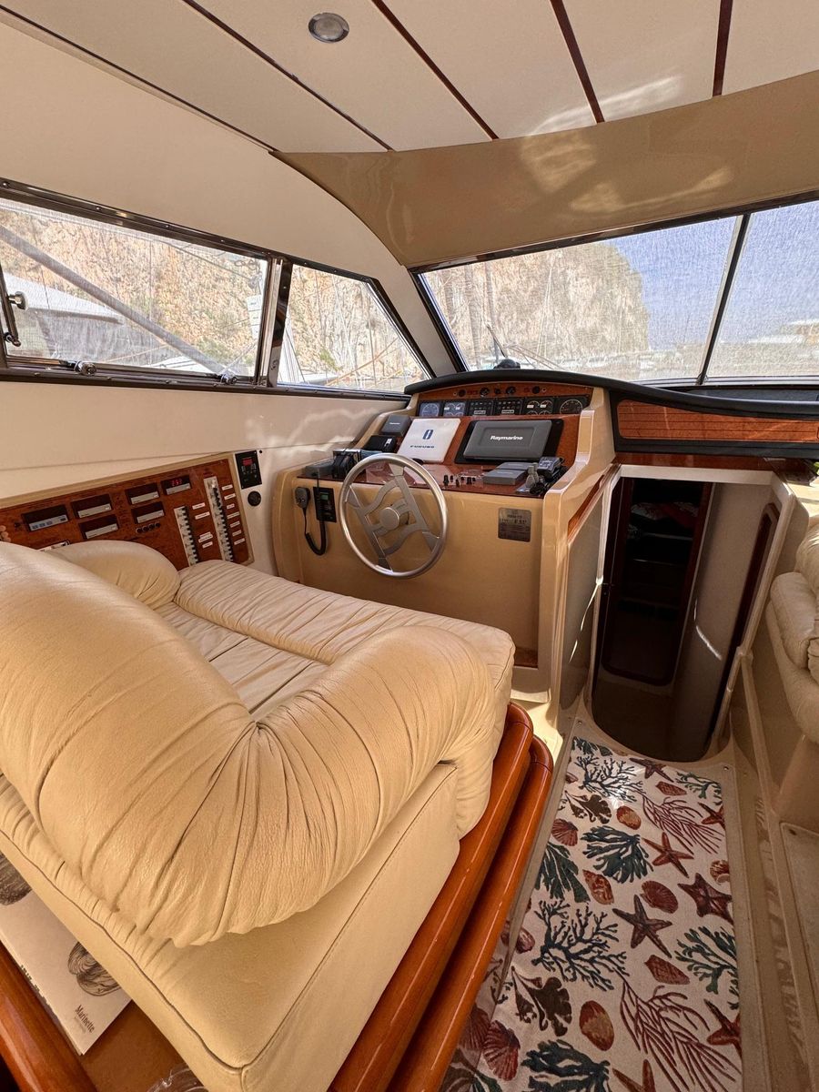 2000 Ferretti Yachts 53 