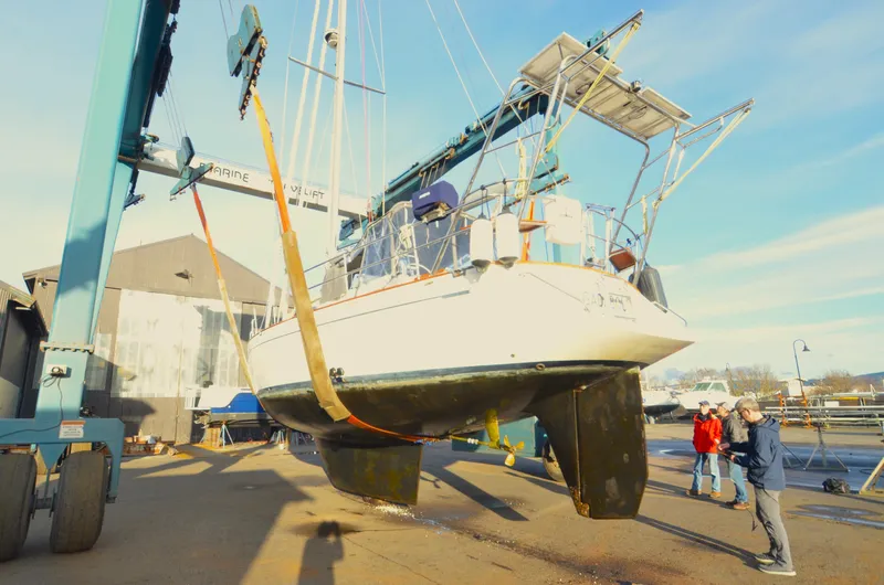 Gadabout Yacht Photos Pics 