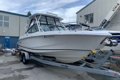 Boston Whaler 240 Vantage