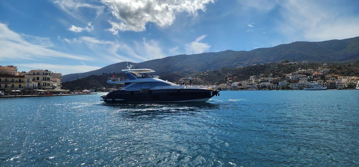 2022 Azimut 74 