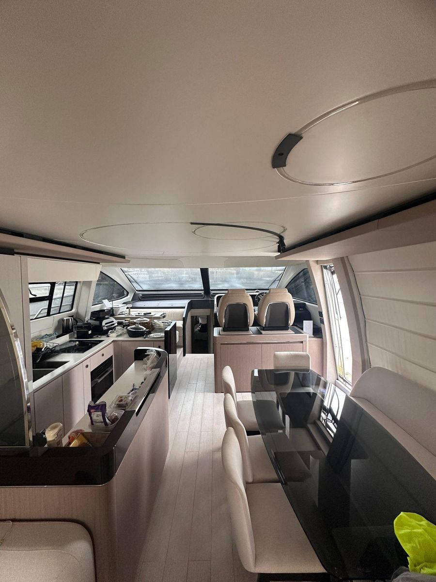 2022 Azimut 74 