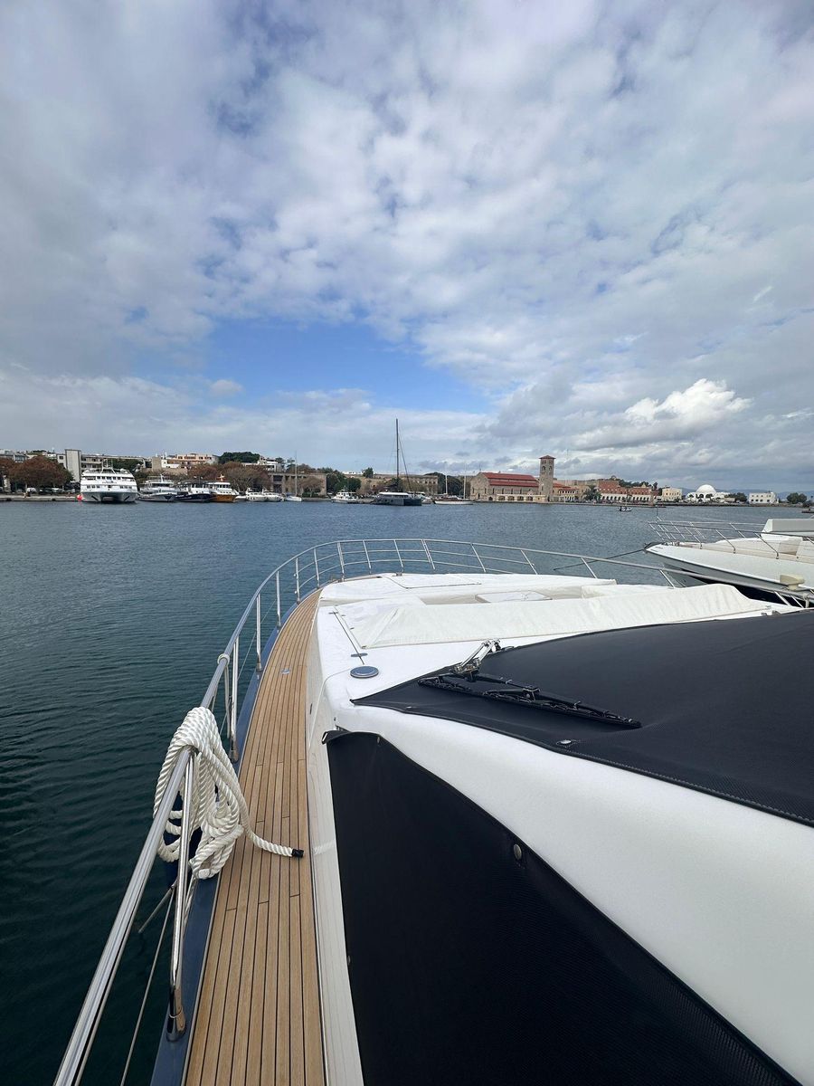 2022 Azimut 74 