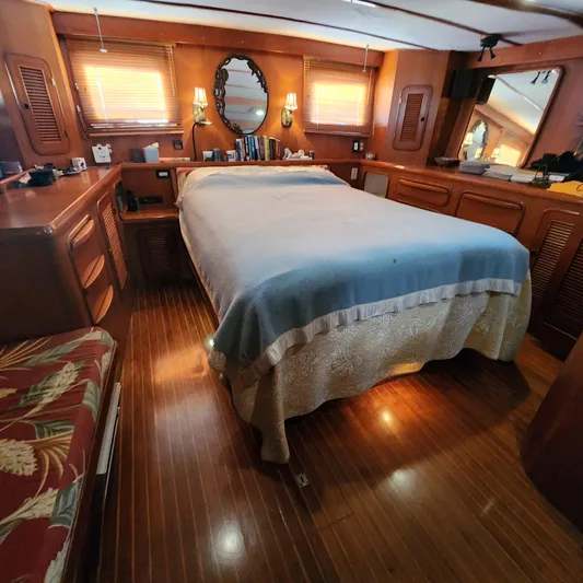 Island Girl Yacht Photos Pics 