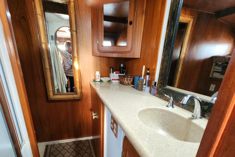 Island Girl Yacht Photos Pics 