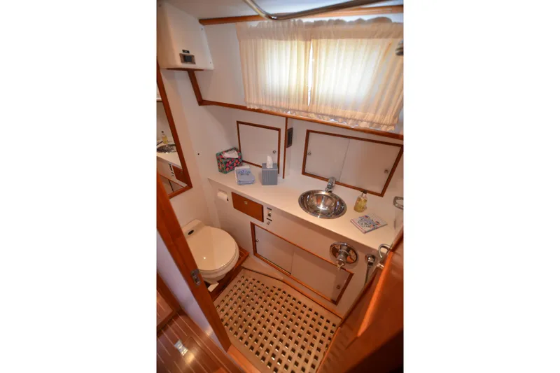 Passion (name Reserved) Yacht Photos Pics Guest Head