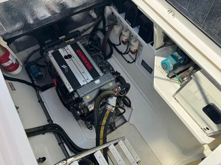 Pig-ranch Yacht Photos Pics 