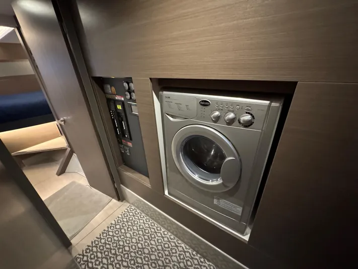 Pig-ranch Yacht Photos Pics 