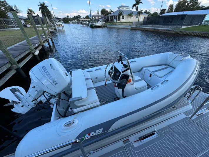 Pig-ranch Yacht Photos Pics 