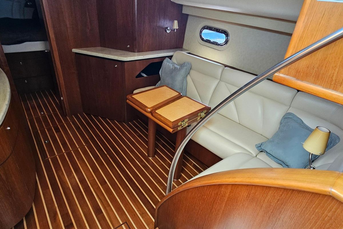 2009 Tiara Yachts 45