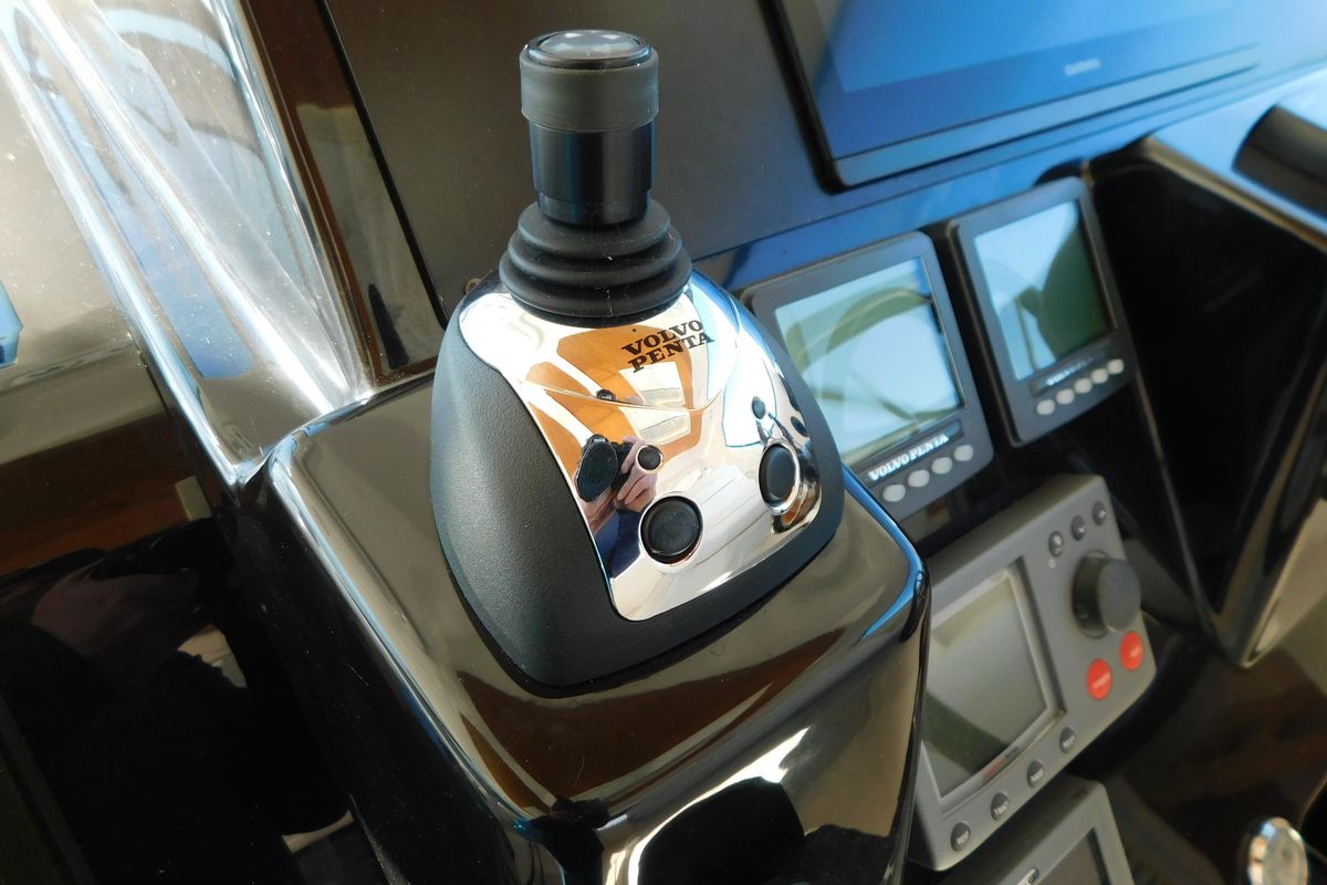 2009 Tiara Yachts 45 