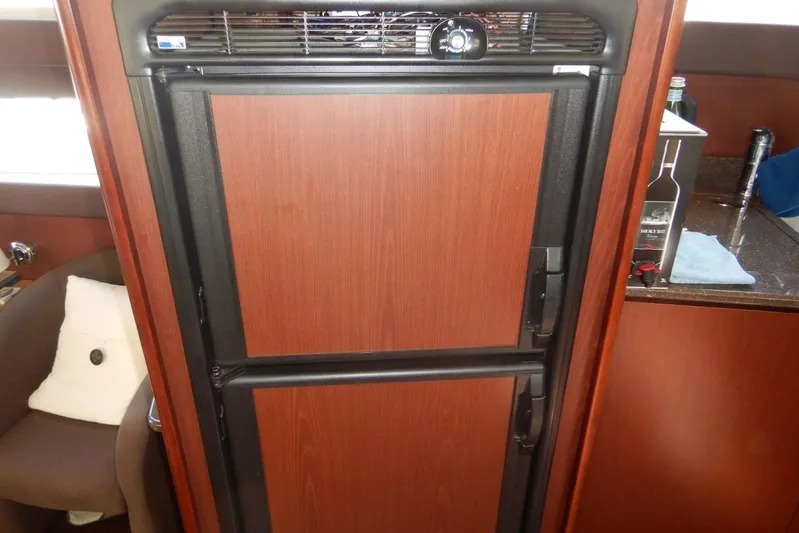  Yacht Photos Pics Port Galley Fridge