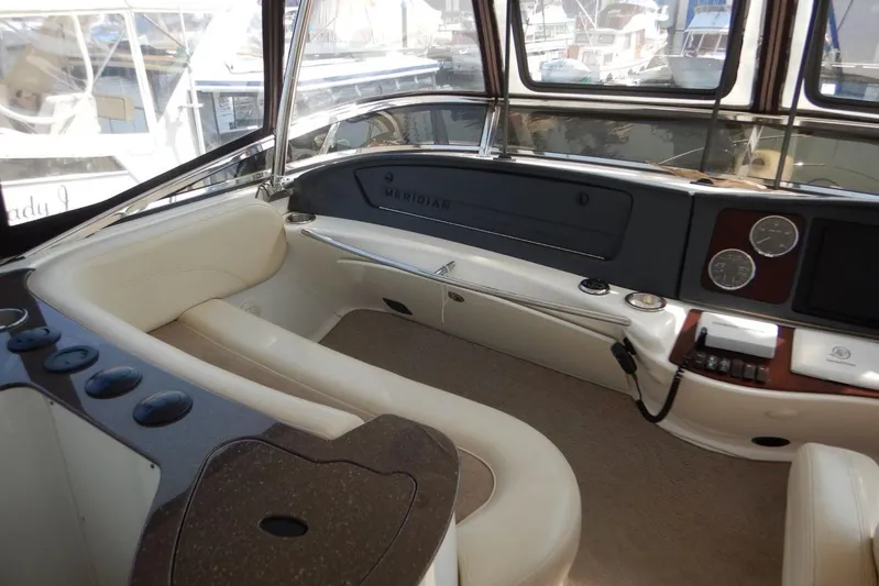  Yacht Photos Pics Upper Helm Deck Port Seating
