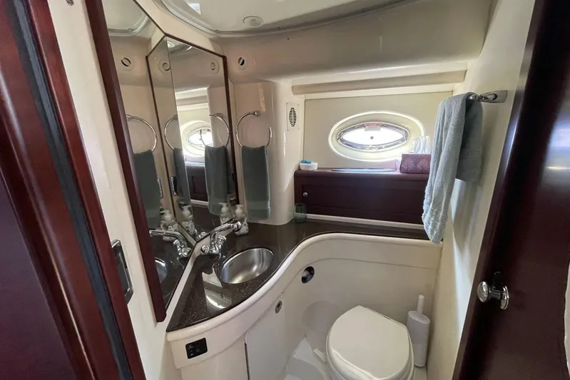  Yacht Photos Pics Day Head to Starboard