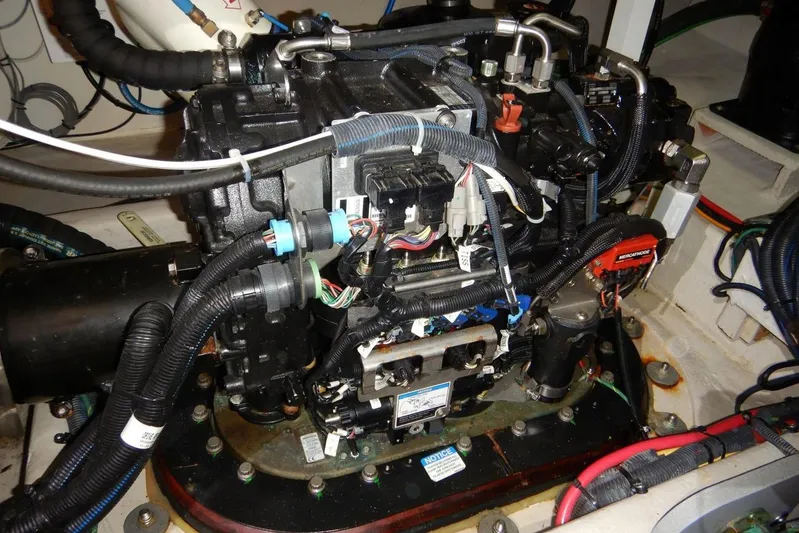  Yacht Photos Pics Zeus Pod Drives