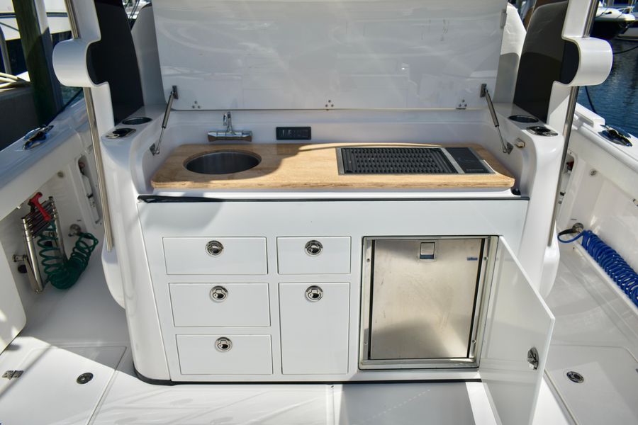 2016 Edgewater 368CC