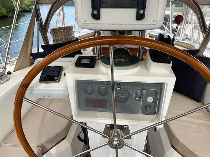 Vision Yacht Photos Pics 