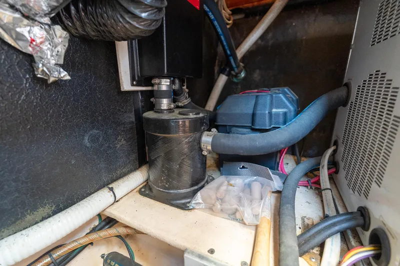 Cinnamon Girl Yacht Photos Pics 