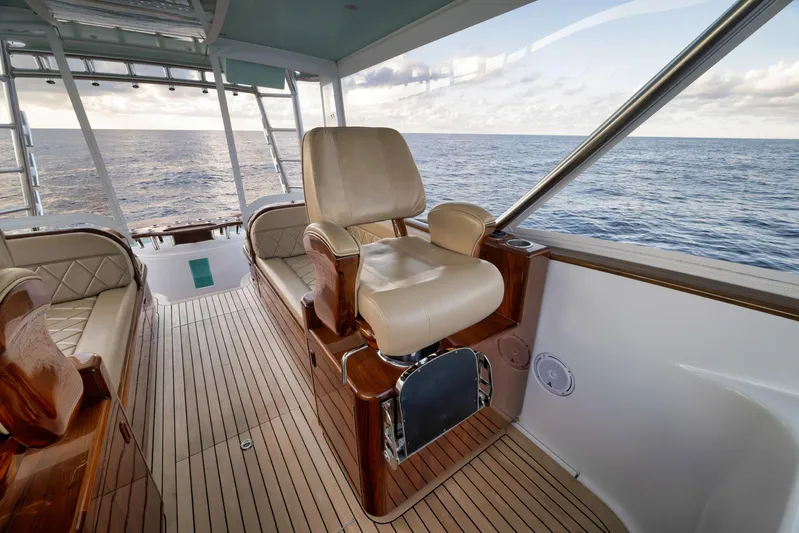 Karma Yacht Photos Pics Luxurious interior of 2019 Winter Custom Yachts 46 Walkaround with ocean view.