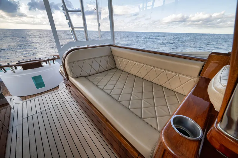 Karma Yacht Photos Pics Luxurious seating on 2019 Winter Custom Yachts 46 Walkaround, overlooking the ocean.