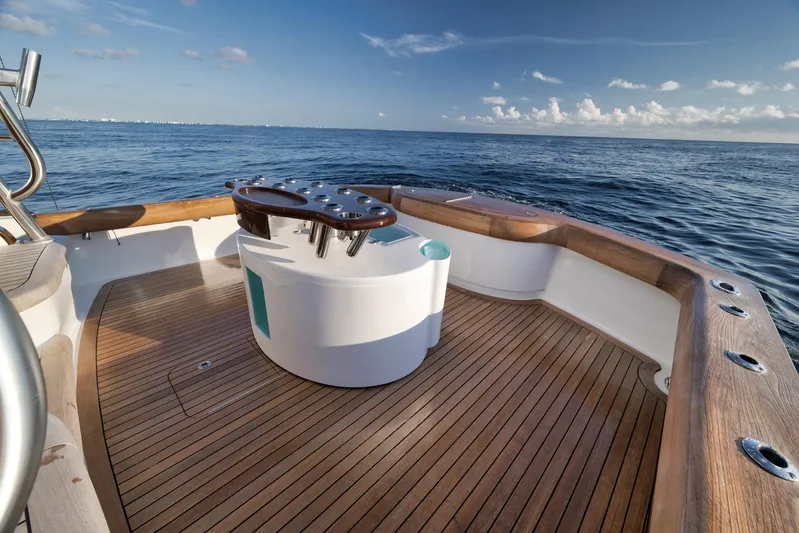 Karma Yacht Photos Pics 2019 Winter Custom Yachts 46 Walkaround deck with ocean view and fishing station.