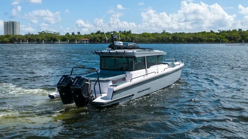 Nadia's Horizon Yacht Photos Pics 