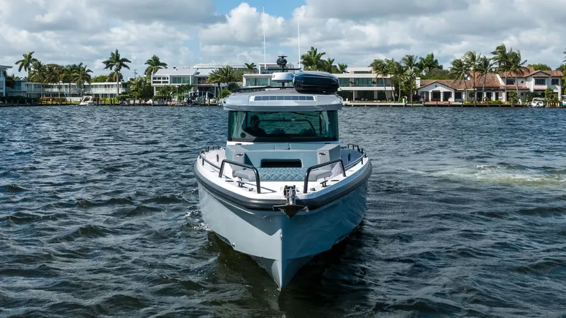 Nadia's Horizon Yacht Photos Pics 