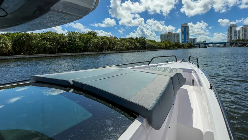 Nadia's Horizon Yacht Photos Pics 