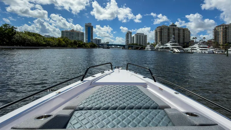 Nadia's Horizon Yacht Photos Pics 