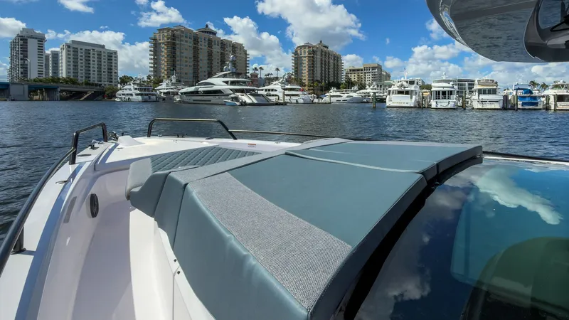 Nadia's Horizon Yacht Photos Pics 