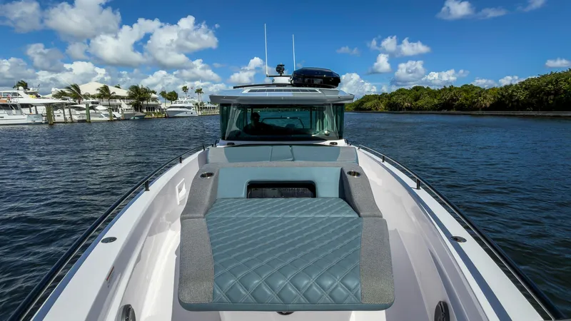 Nadia's Horizon Yacht Photos Pics 