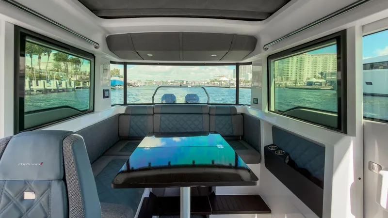 Nadia's Horizon Yacht Photos Pics 