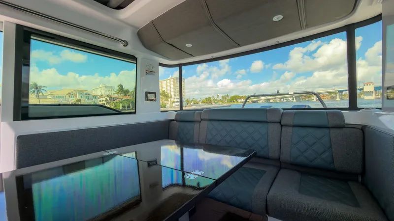 Nadia's Horizon Yacht Photos Pics 