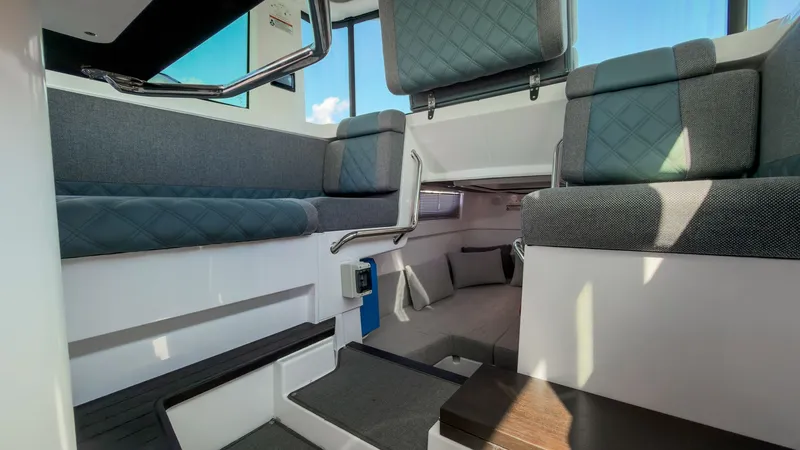 Nadia's Horizon Yacht Photos Pics 