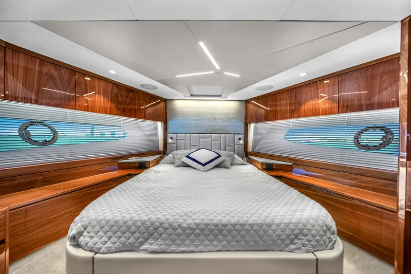 Atkun Yacht Photos Pics Luxurious bedroom interior of 2021 Sunseeker 68 Manhattan yacht with modern design.