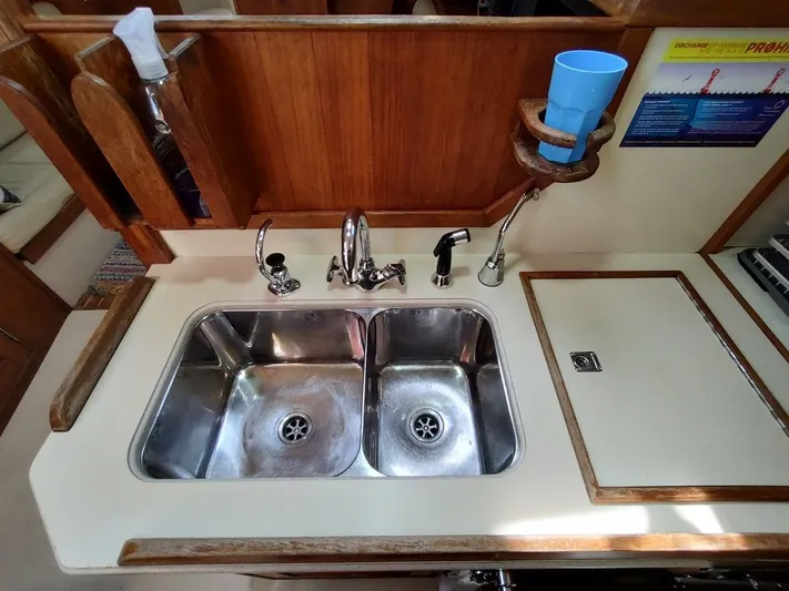 Genesis Of Argyll Yacht Photos Pics 