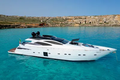 Pershing 90