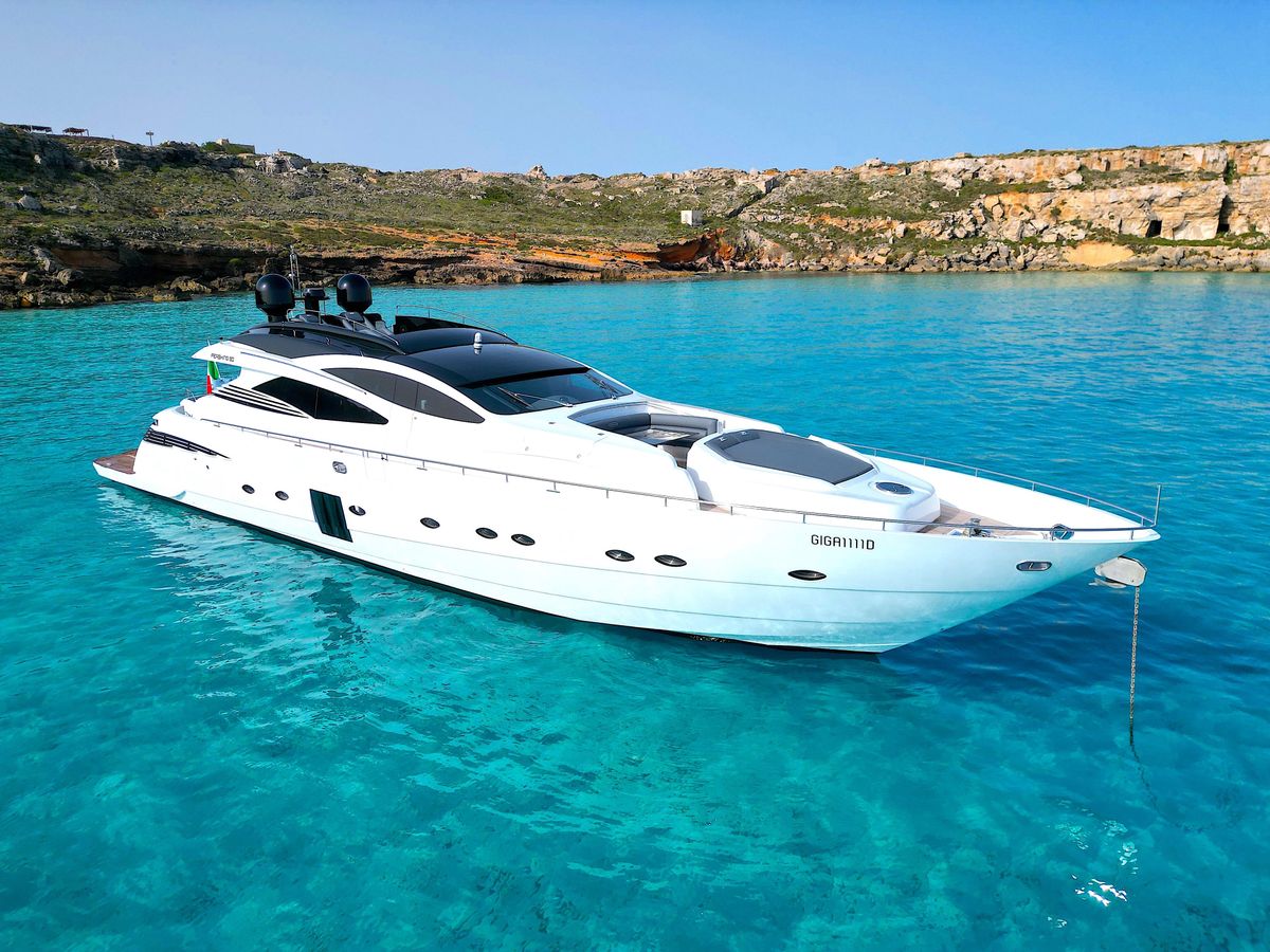 2008 Pershing 89 