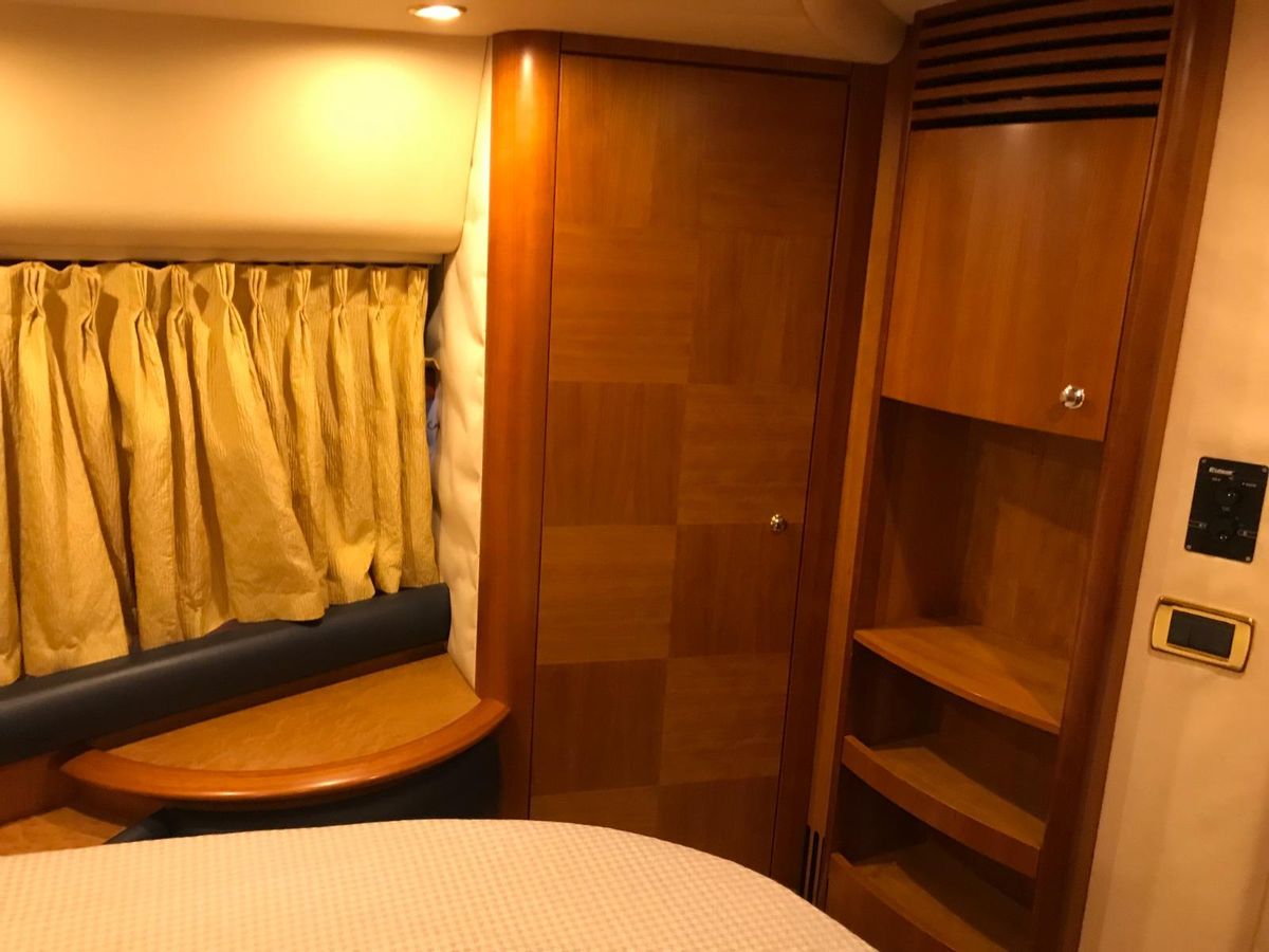 2004 Azimut 54 